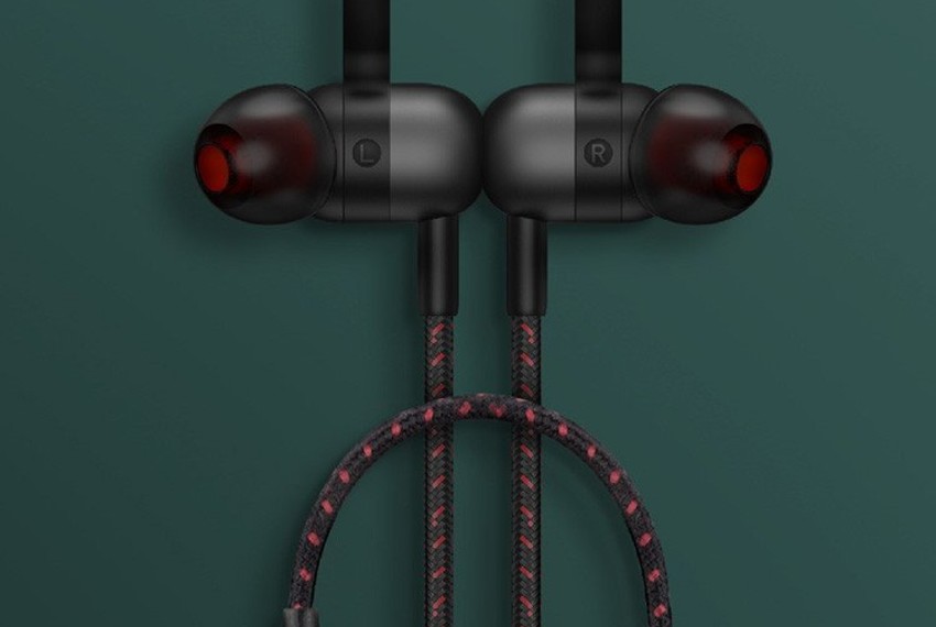 Беспроводные вакуумные Bluetooth наушники для спорта с микрофоном Momax Wave Magnetic Черные