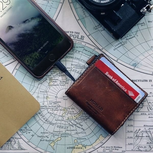 Внешний аккумулятор + кошелёк Nomad Slim Charging Wallet - Изображение 114017
